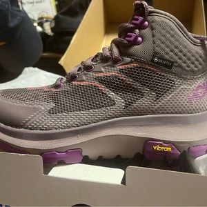 Hoka hiking boots 5.5 New
